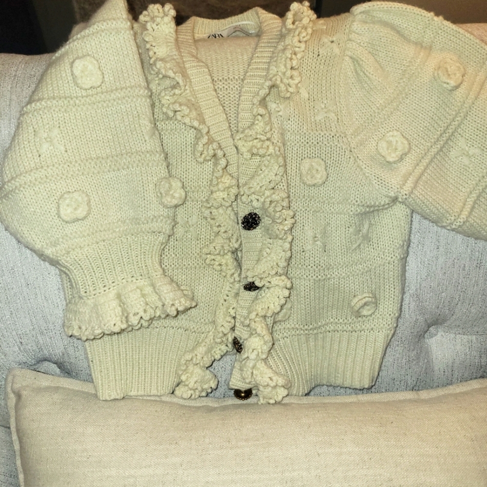 Zara chunky crochet ruffle sleeve jeweled buttons cropped cardigan sweater